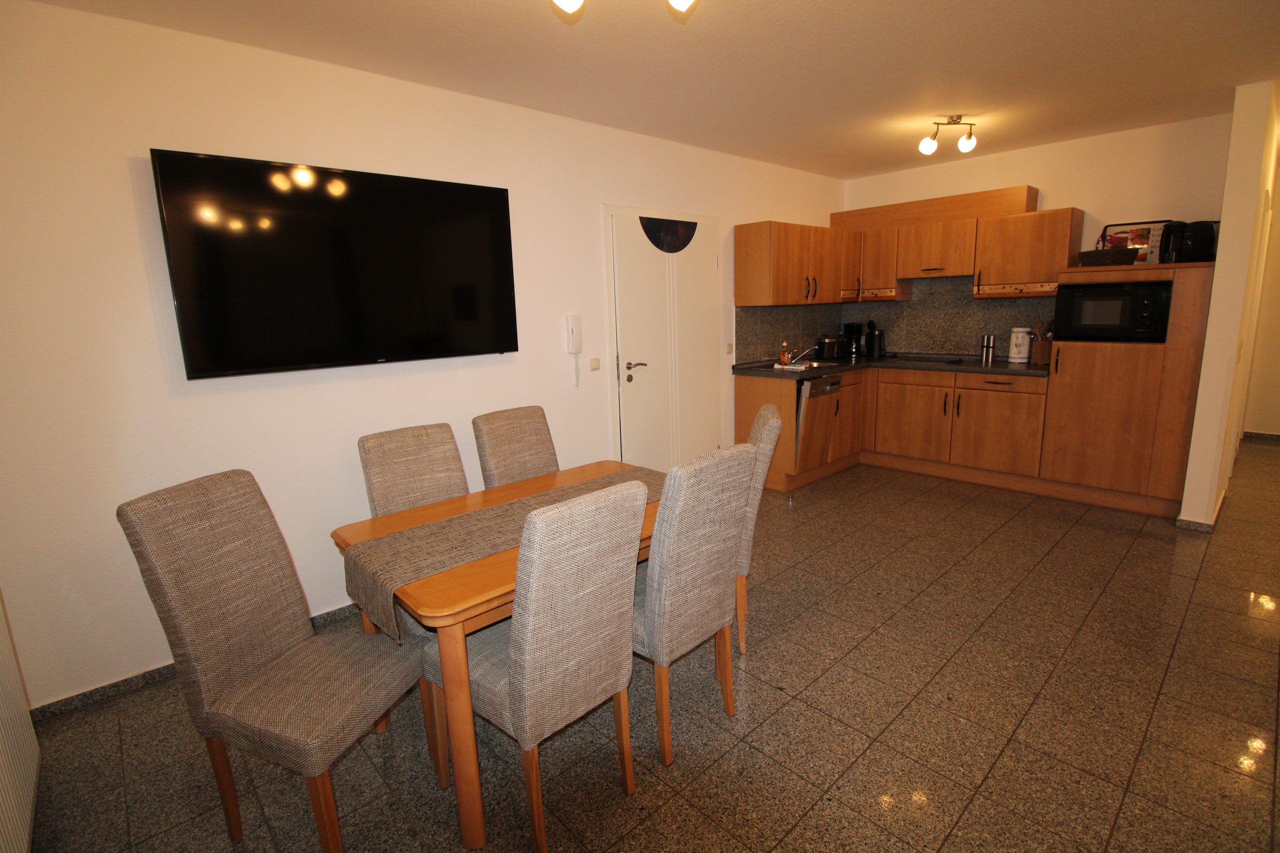 Essbereich mit Küche