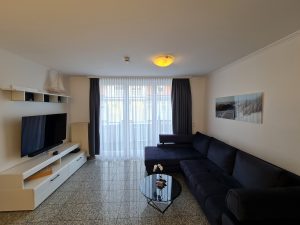 Wohnzimmer mit Balkon